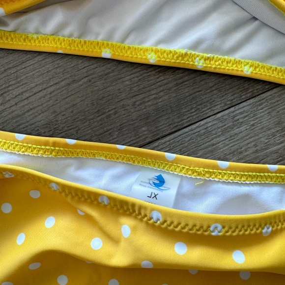 LAST PRICE🍒🤍 AMAZON polka dot high waist swimming set💛 - Picture 8 of 9